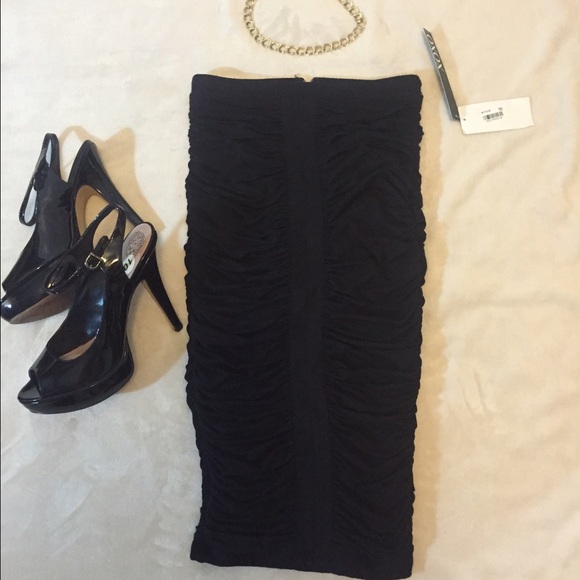 Strapless Body Con LBD NWT - Picture 4 of 4