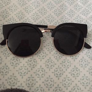 need a new pair of chic sunglasses for summer?