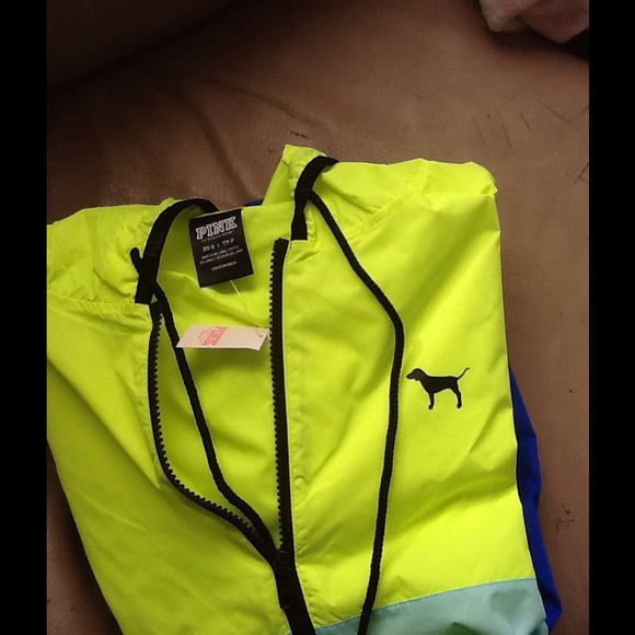 SOLD BNWT VS PINK ANORAK WINDBREAKER - Picture 3 of 3