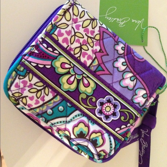Vera Bradley Clutches & Wallets - Sale😓Vera Bradley. 🔮