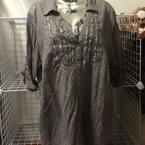 Gray top with silver sequins. Wrinkle-look