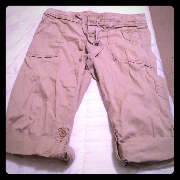 AE knee length shorts