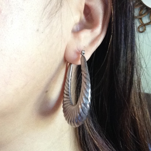 🌾VINTAGE European Sterling Silver hoops!