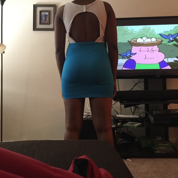 Dress - Picture 3 of 4