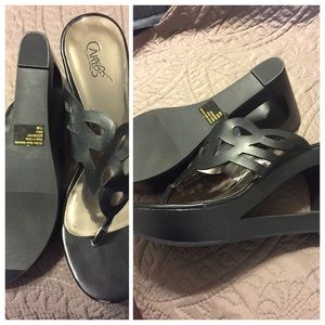 Size 11 black wedge thong sandals