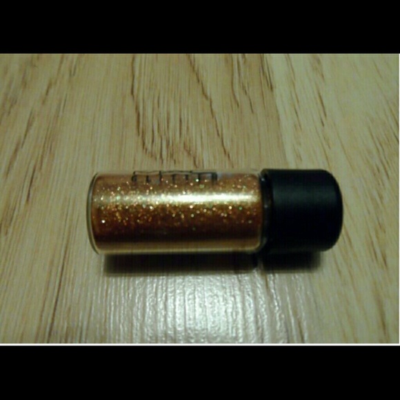 Authentic New MAC Eyeshadow Reflects Antique Gold