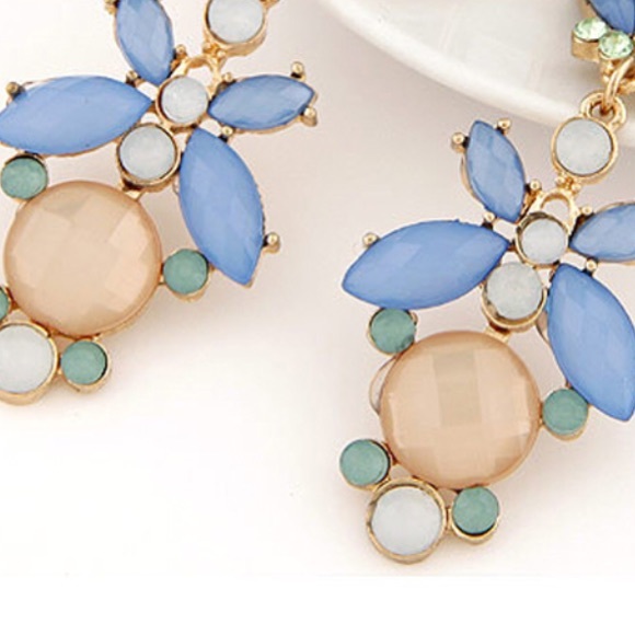 Summer Rhinestone Earrings! - Picture 3 of 3