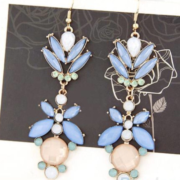 Summer Rhinestone Earrings! - Picture 2 of 3