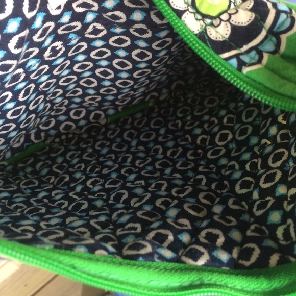 Vera Bradley Bag - Picture 2 of 4