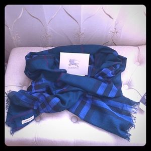 NWT Burberry check scarf