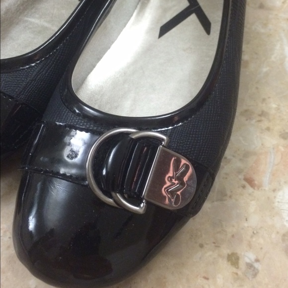 Anne Klein Black Flats 9