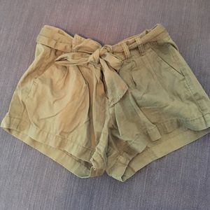 adorable army green belted shorts
