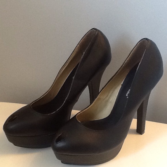 Michael Antonio Peep Toe Pump - Picture 3 of 3