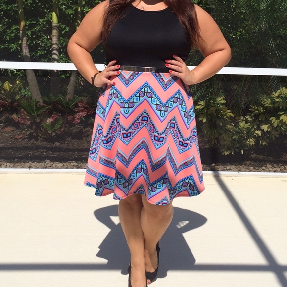 SOLD IN BUNDLE Pattern skater dress - Picture 3 of 3