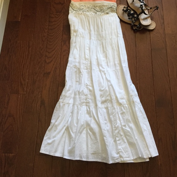 Gorgeous while long skirt with sequence waistline - Picture 2 of 3