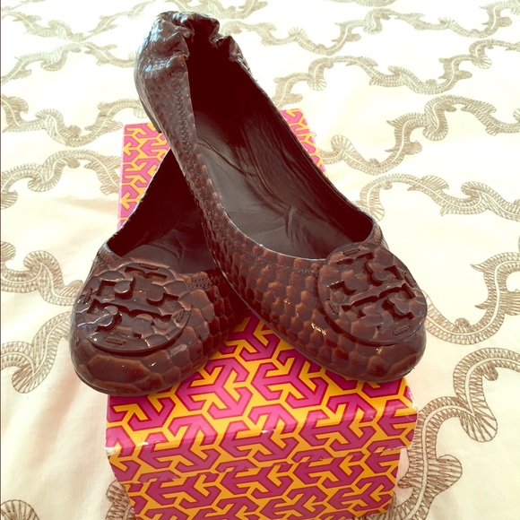 Tory Burch brown snakeskin reva flats size 8.5