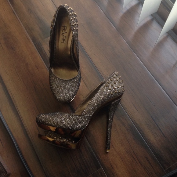 💥HP!! 🔥🔥🔥 Glitter double platform pumps!