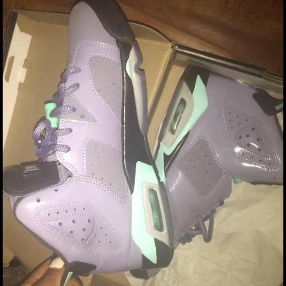 Jordan 6's - Picture 2 of 2
