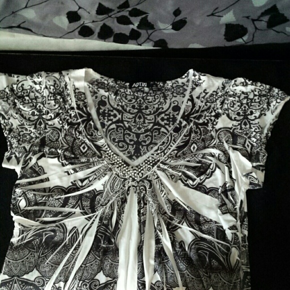 Top - Picture 2 of 2