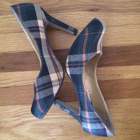 ✅SOLD IN BUNDLE- 🎉 Plaid Pumps 🎉