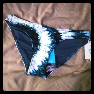 Print bikini bottoms