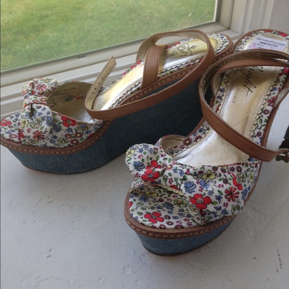Adorable platform wedges!!!