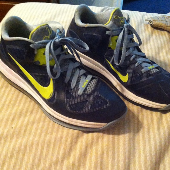 Lebron 9s Low. - Picture 1 of 4