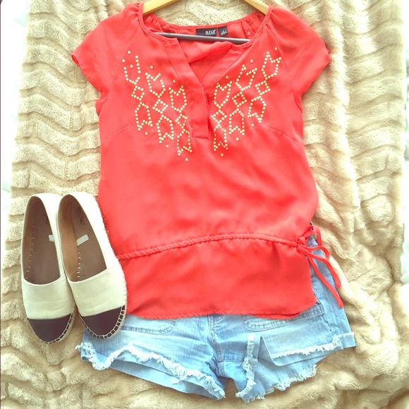 Ana Tops - ------💚 SOLD 💚------