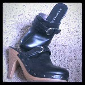 Rampage black leather clogs sz8