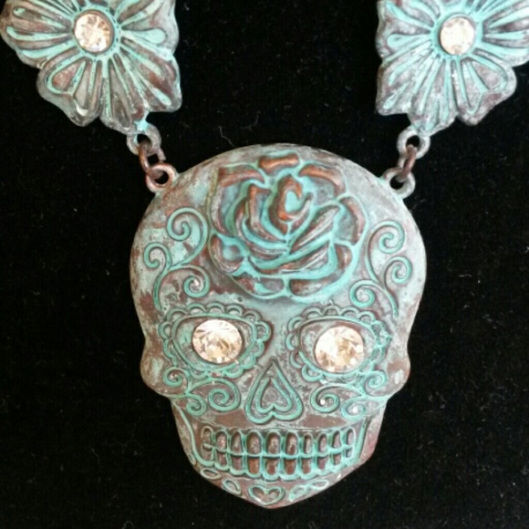 quirk  Jewelry - NWT Verde gris skull necklace & earrings set
