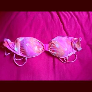 Gilly Hicks bikini top ! It has never been worn!