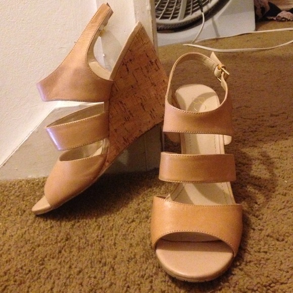 BCBG tan wedged heels