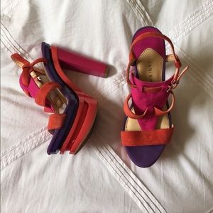 Color block chunky heel!!!