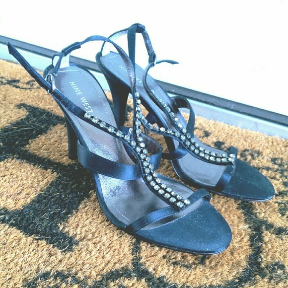 🎊🎉HOST PICK🎉Nine West Rhinestone Heels - Picture 4 of 4