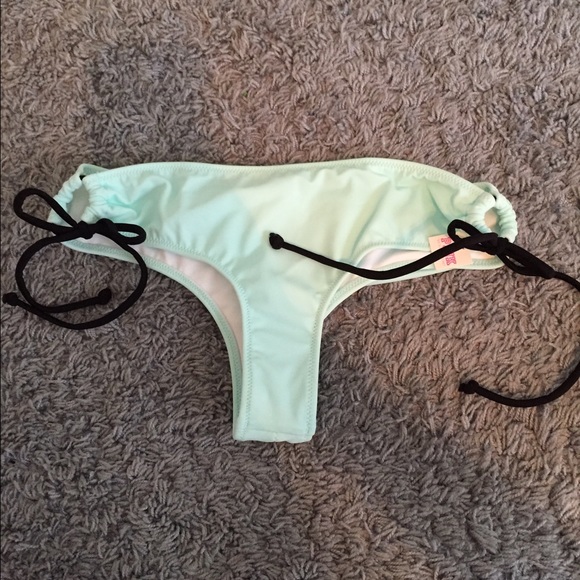 mint black string PINK vs swim bottoms!!