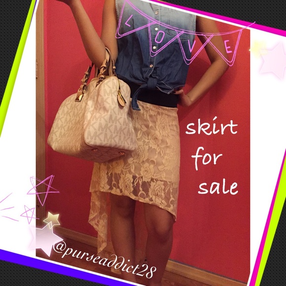 High-low lace skirt💕