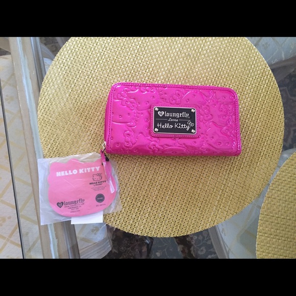 New Loungefly Hello Kitty Embossed Wallet