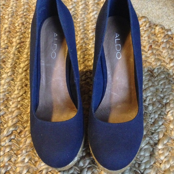 Aldo's blue wedges