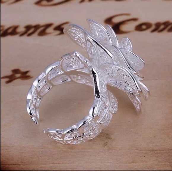 🚫SOLD🚫🌹Gorgeous .925 adjustable statement ring. - Picture 3 of 3