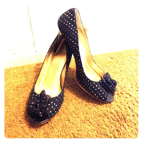 Fioni Navy blue and pink polka dotted heels
