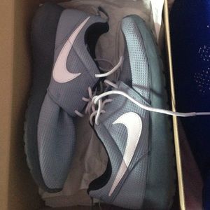 Nike Roshe Runs sz. 8 in Women