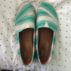 Toms