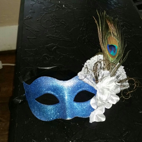 masquerade mask with peacock feather & fan