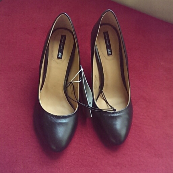 Pumps - Picture 2 of 3
