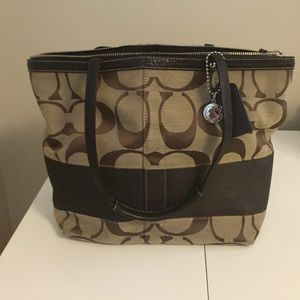 Authentic Coach shoulder bag