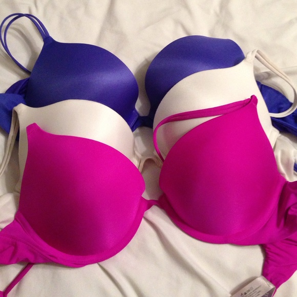 3 Victoria's Secret bras
