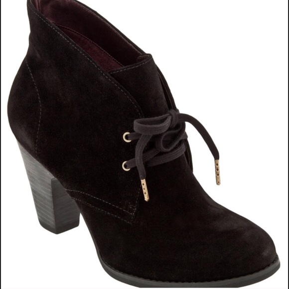 INDIGO BY CLARKS size 8.5 lace up  ankle boots