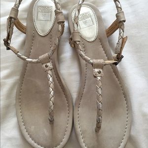NWT Frye sandals