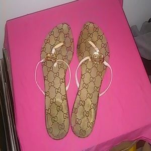 GUCCI FLIP FLOPS fits 9 .. 9.5