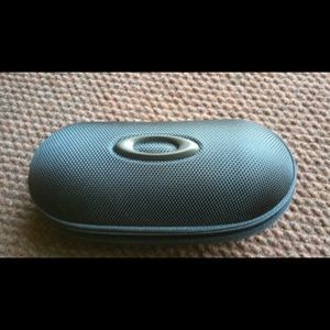 Oakley sunglasses case only !!!!